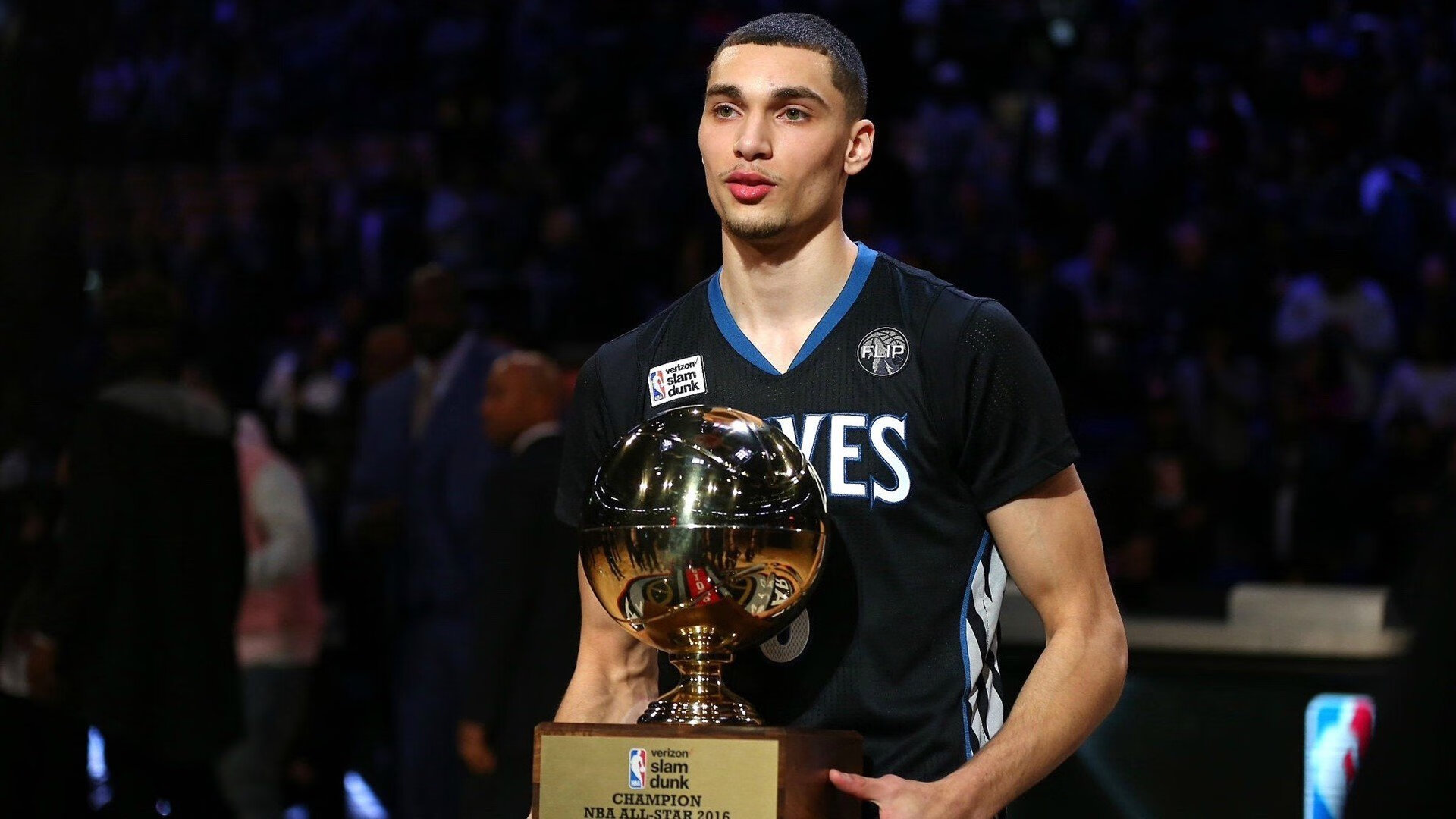 开云体育在线-国王打穿魔术,莫兰特在欧冠半决赛接管比赛,当跨界传奇成为时代寓言 第2张 开云体育在线-国王打穿魔术,莫兰特在欧冠半决赛接管比赛,当跨界传奇成为时代寓言 第2张