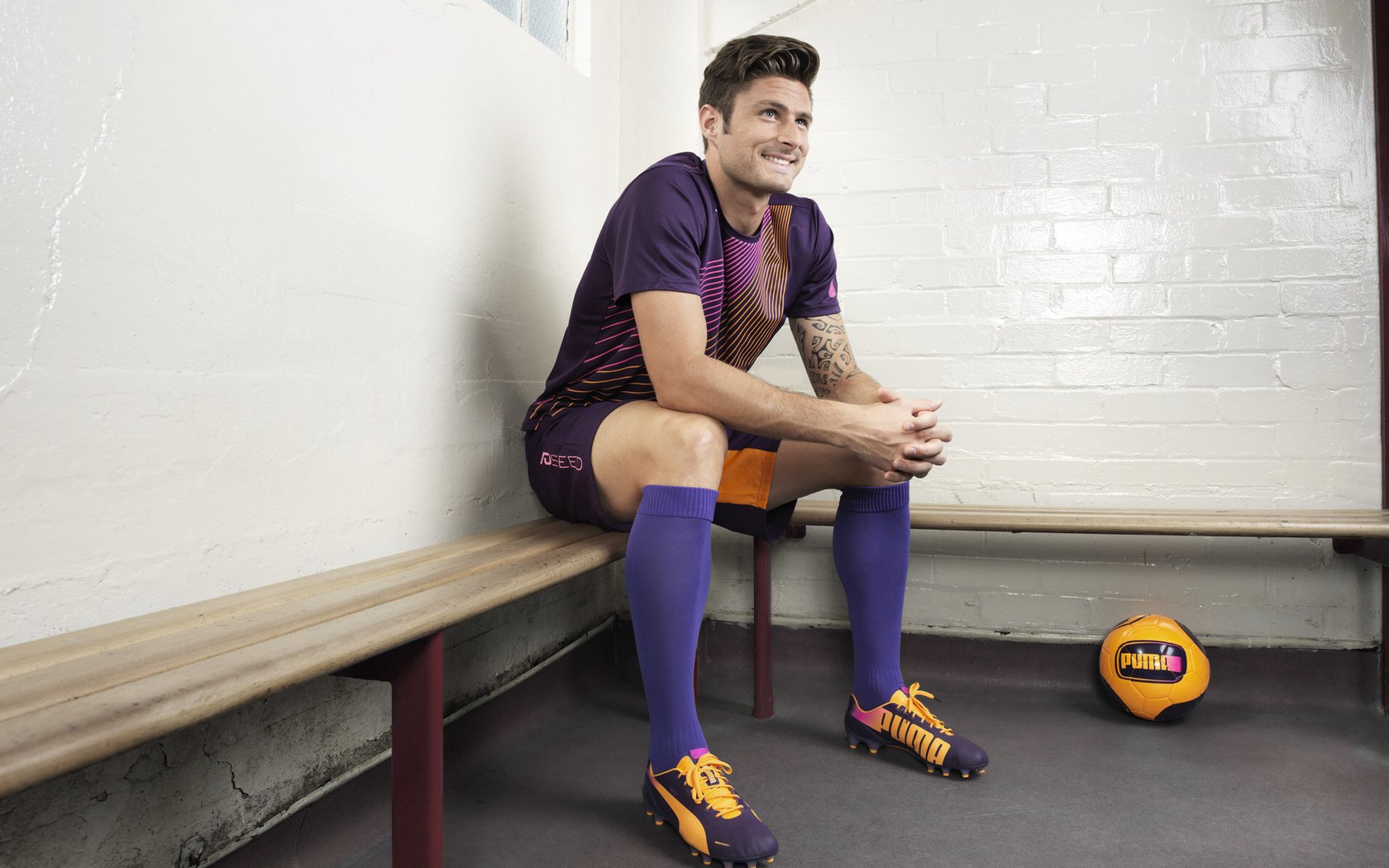 开云下载-英格兰生死战取胜委内瑞拉，拉什福德成为关键先生，从迷失少年到救赎英雄的蜕变之路  第2张